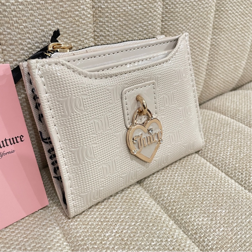 NEW Juicy Couture Cream Monogram Bifold Wallet Cardholder Set Heart Charm - Picture 2 of 6